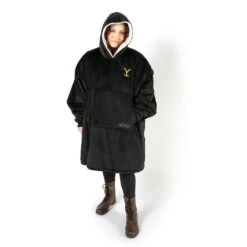 Yellowstone Y Logo Comfy Original -Bioworld Shop YSComfyblackmodelhoodupmerch1x1 95A4031