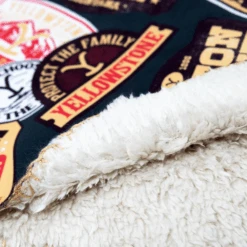 Yellowstone Patches Sherpa Blanket -Bioworld Shop xDv5I6pC